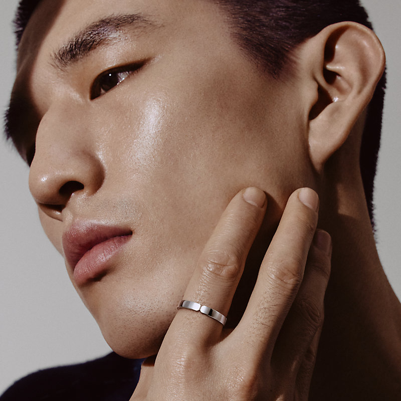 Ever Kelly wedding band, large model | Hermès Canada